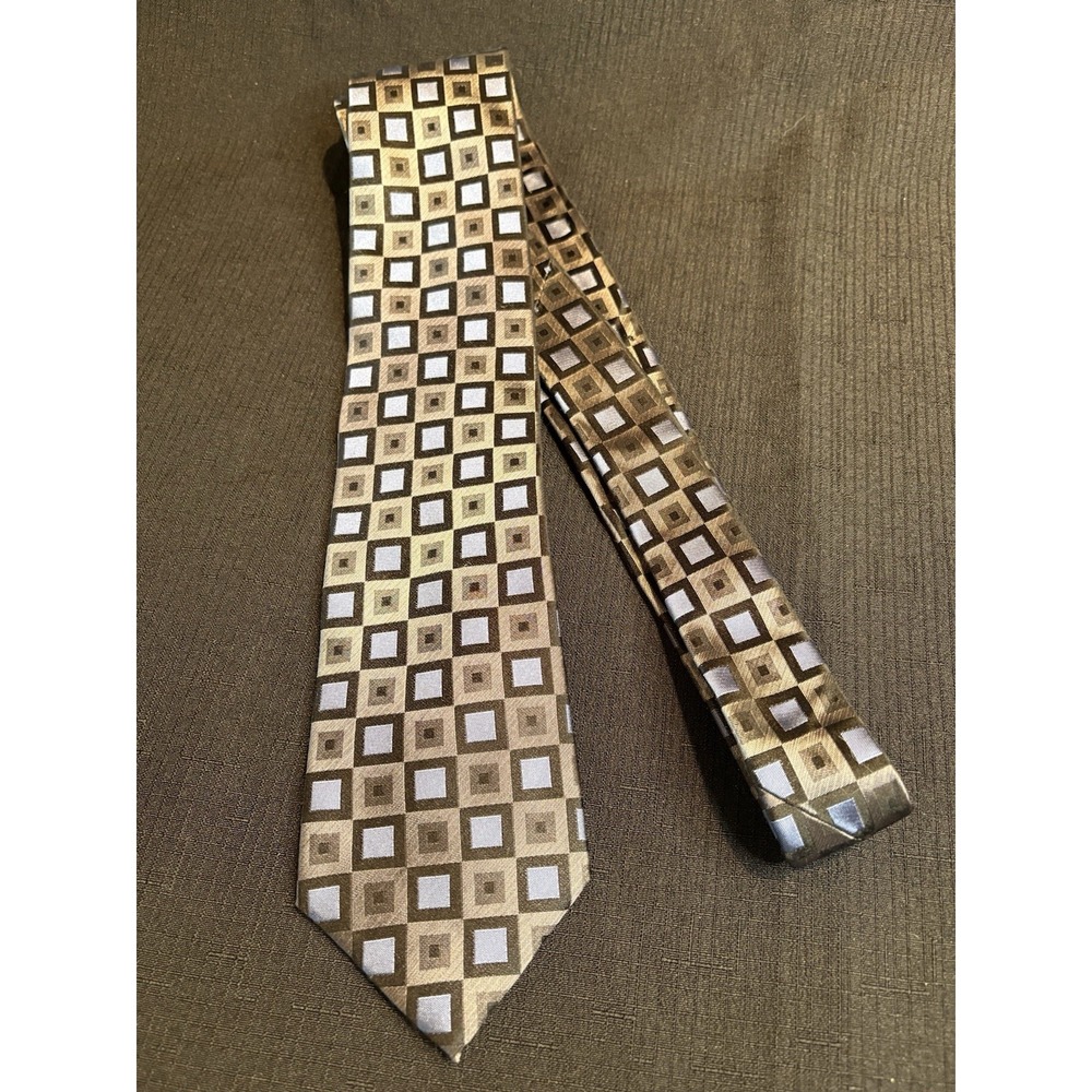 Kenneth Cole Reaction Geometric Diamond Pattern Men's 100% Silk Necktie